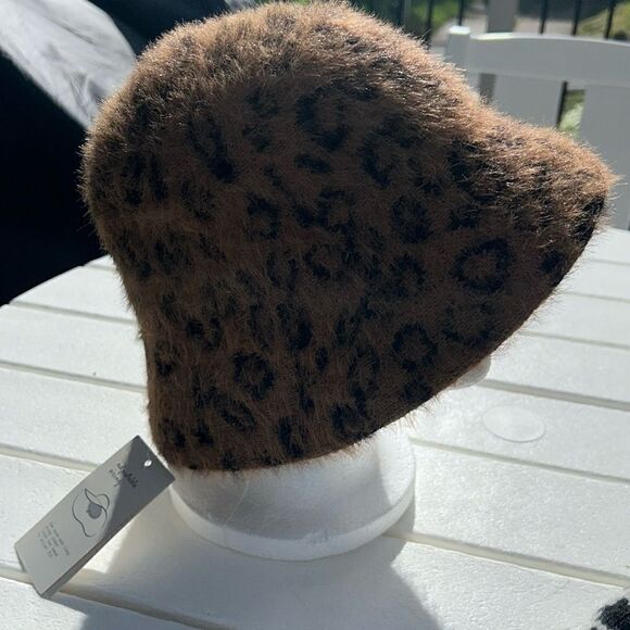 New a new day animal print bucket winter hat - Picture 2 of 5